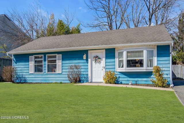 22 Longboat Avenue, Barnegat, NJ 08005