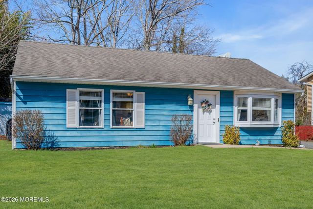 22 Longboat Avenue, Barnegat, NJ 08005