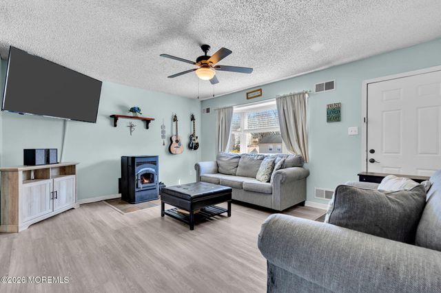 22 Longboat Avenue, Barnegat, NJ 08005
