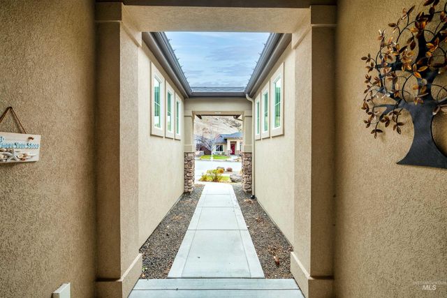 4775 S Spotted Horse Ave, Boise, ID 83716