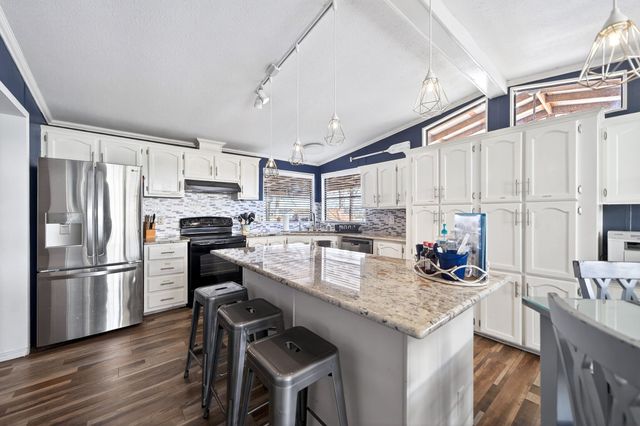 212 Sunray Street, Mabank, TX 75156