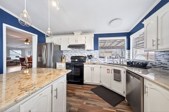 212 Sunray Street, Mabank, TX 75156