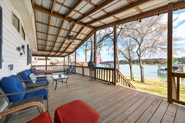 212 Sunray Street, Mabank, TX 75156