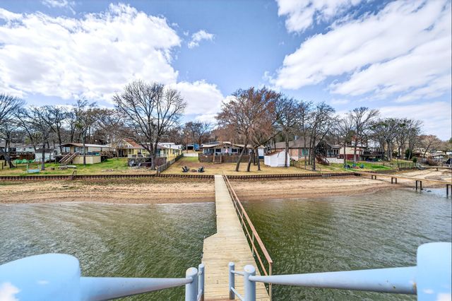 212 Sunray Street, Mabank, TX 75156