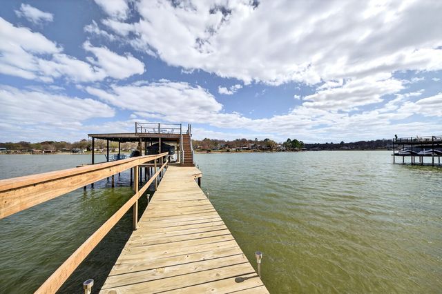 212 Sunray Street, Mabank, TX 75156