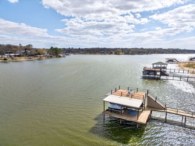 212 Sunray Street, Mabank, TX 75156