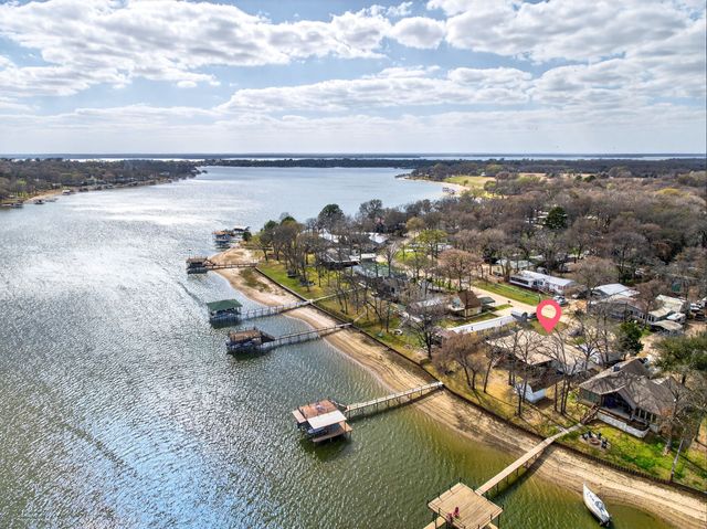 212 Sunray Street, Mabank, TX 75156