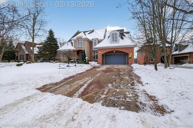 721 Elderberry Court N, Commerce Charter Township, MI 48390