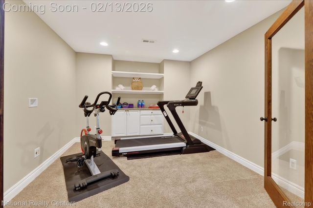 721 Elderberry Court N, Commerce Charter Township, MI 48390