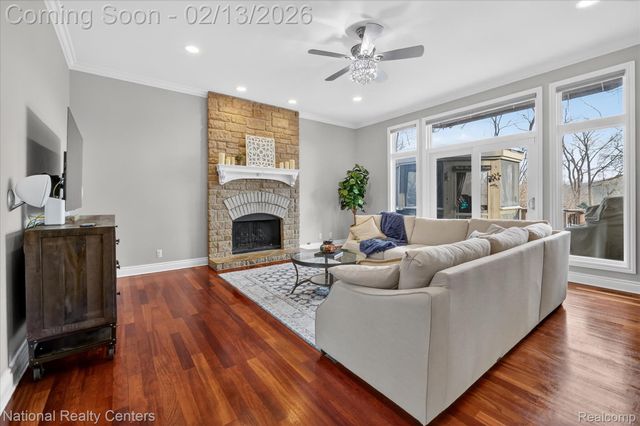 721 Elderberry Court N, Commerce Charter Township, MI 48390