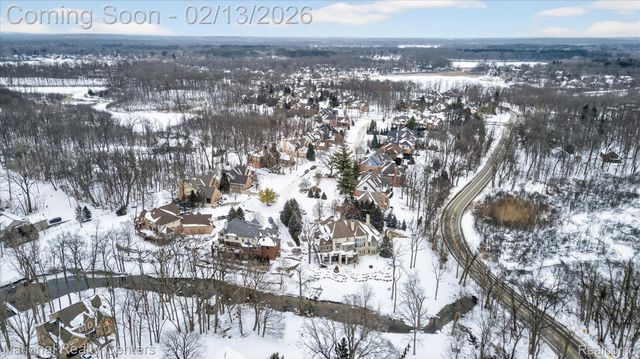 721 Elderberry Court N, Commerce Charter Township, MI 48390