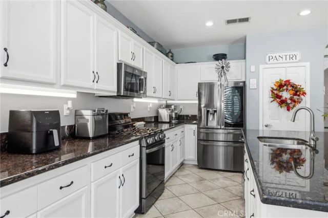 27690 Bluff Vista Way, Menifee, CA 92584