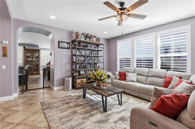 27690 Bluff Vista Way, Menifee, CA 92584