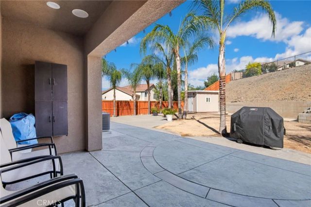 27690 Bluff Vista Way, Menifee, CA 92584