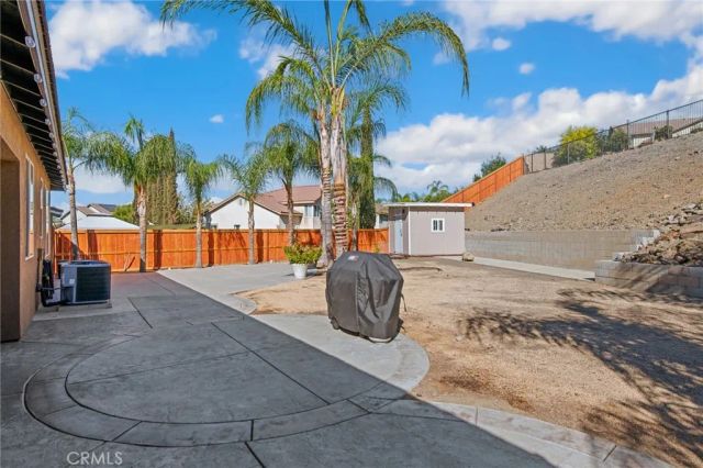 27690 Bluff Vista Way, Menifee, CA 92584