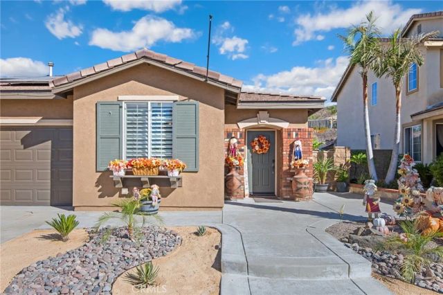 27690 Bluff Vista Way, Menifee, CA 92584