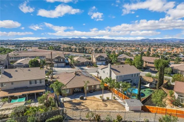 27690 Bluff Vista Way, Menifee, CA 92584