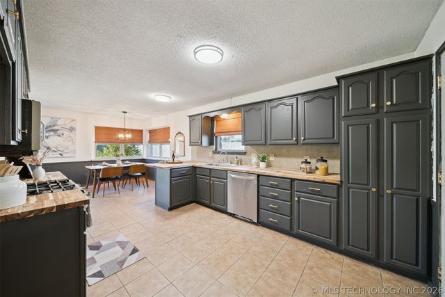 14346 E 19th Place, Tulsa, OK 74108