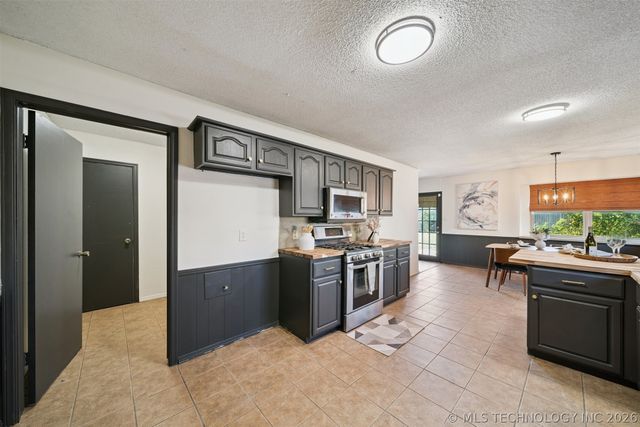 14346 E 19th Place, Tulsa, OK 74108