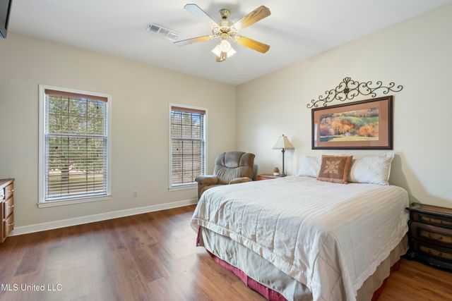 12965 Whispering Pines Drive, Olive Branch, MS 38654