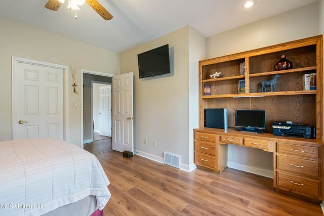 12965 Whispering Pines Drive, Olive Branch, MS 38654
