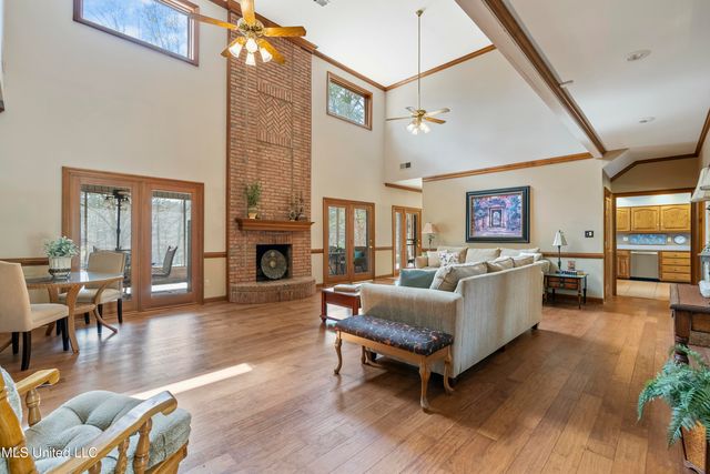 12965 Whispering Pines Drive, Olive Branch, MS 38654