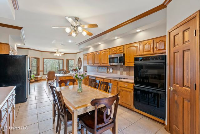 12965 Whispering Pines Drive, Olive Branch, MS 38654