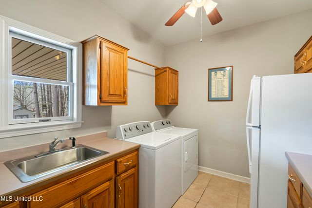 12965 Whispering Pines Drive, Olive Branch, MS 38654