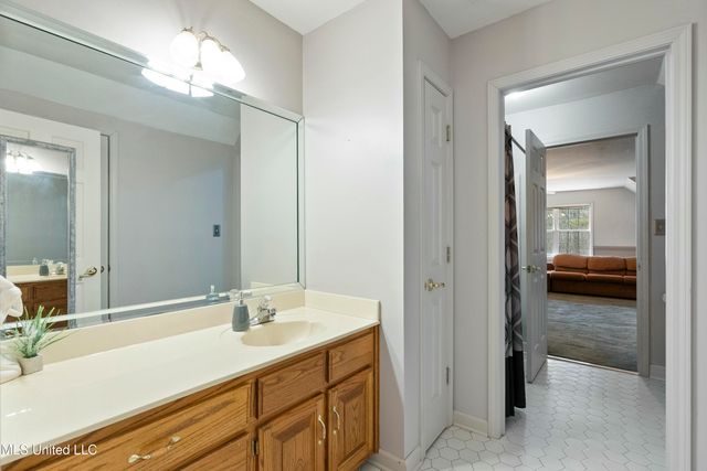12965 Whispering Pines Drive, Olive Branch, MS 38654