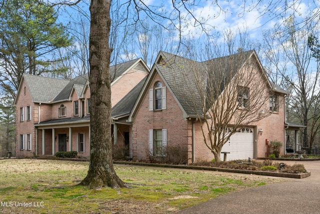 12965 Whispering Pines Drive, Olive Branch, MS 38654