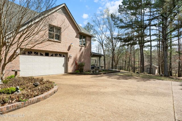 12965 Whispering Pines Drive, Olive Branch, MS 38654