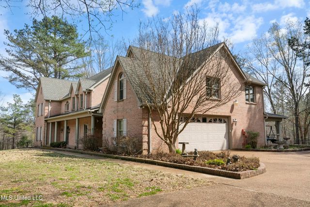 12965 Whispering Pines Drive, Olive Branch, MS 38654