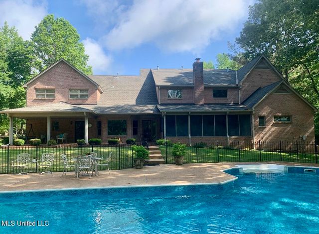 12965 Whispering Pines Drive, Olive Branch, MS 38654
