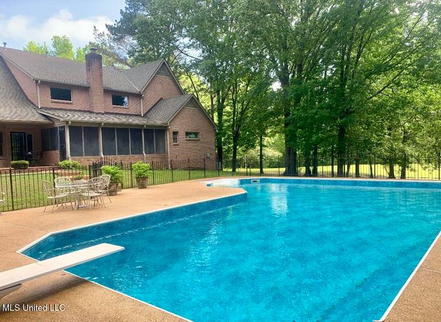 12965 Whispering Pines Drive, Olive Branch, MS 38654