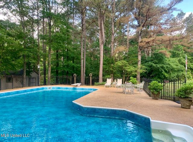 12965 Whispering Pines Drive, Olive Branch, MS 38654
