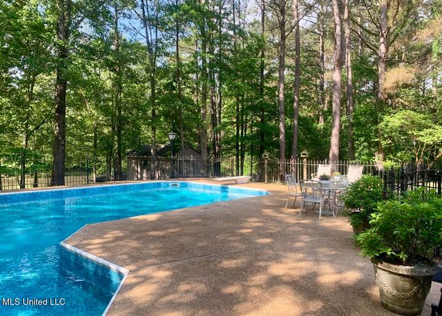 12965 Whispering Pines Drive, Olive Branch, MS 38654