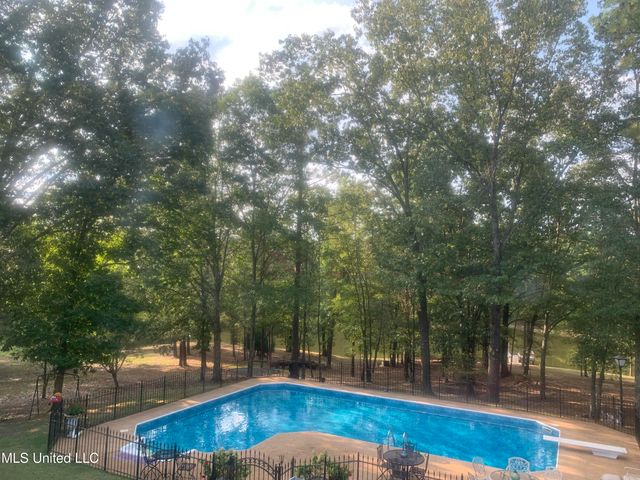 12965 Whispering Pines Drive, Olive Branch, MS 38654