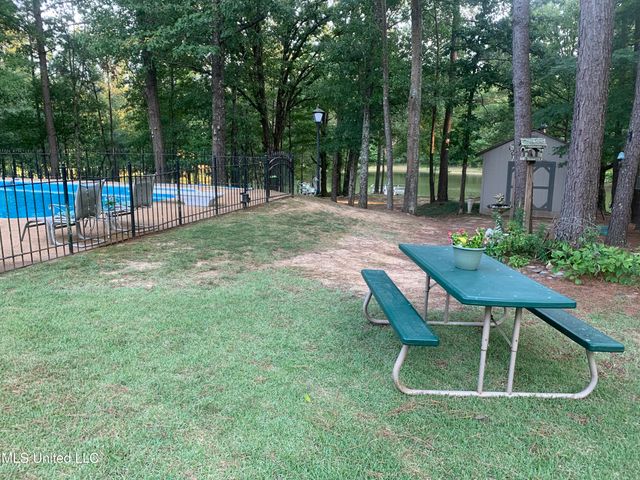 12965 Whispering Pines Drive, Olive Branch, MS 38654