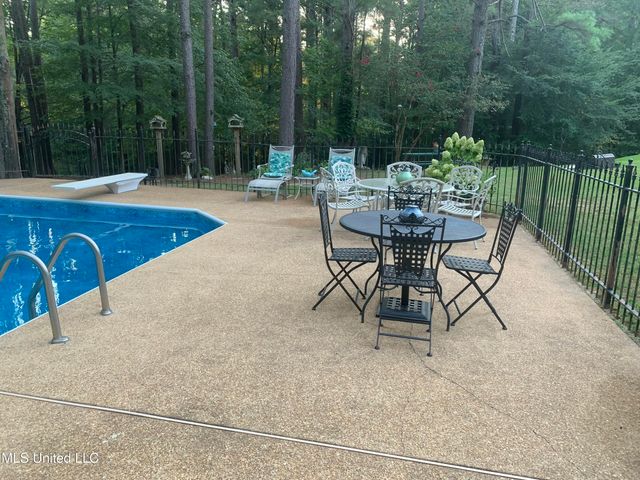 12965 Whispering Pines Drive, Olive Branch, MS 38654