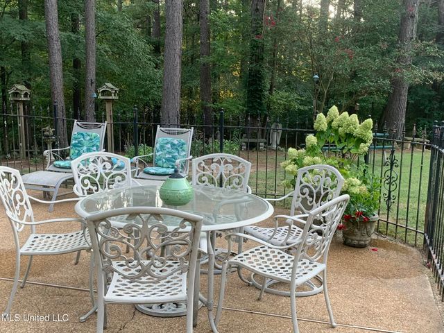 12965 Whispering Pines Drive, Olive Branch, MS 38654