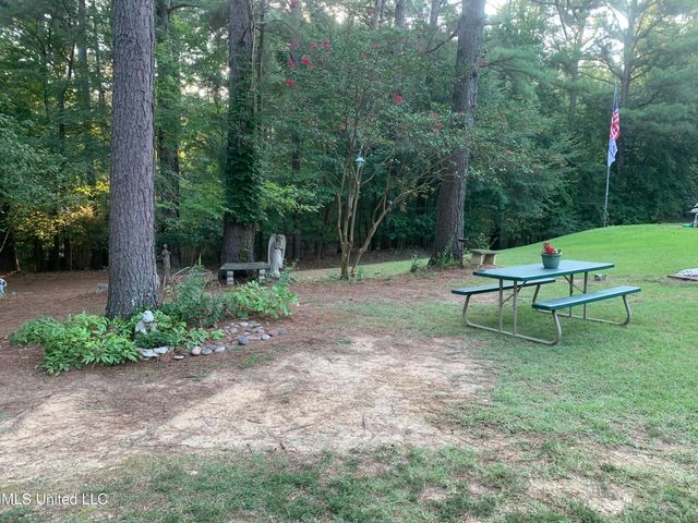 12965 Whispering Pines Drive, Olive Branch, MS 38654