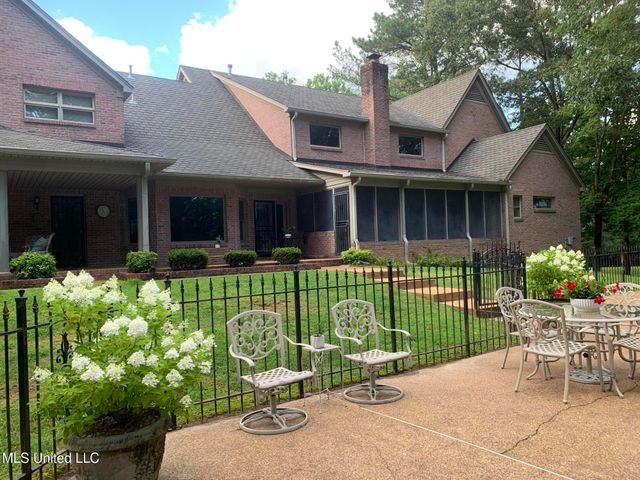12965 Whispering Pines Drive, Olive Branch, MS 38654