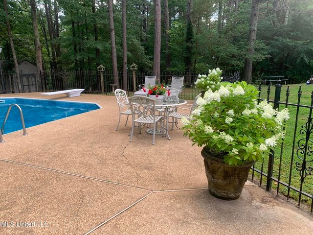 12965 Whispering Pines Drive, Olive Branch, MS 38654