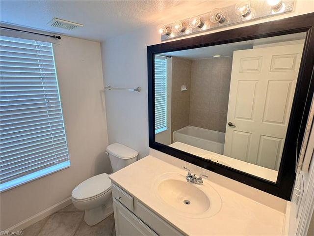 4127 Residence DR 415, Fort Myers, FL 33901