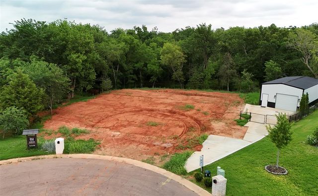 14285 Fox Lair Lane, Edmond, OK 73025