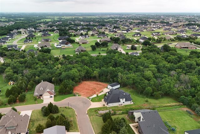 14285 Fox Lair Lane, Edmond, OK 73025