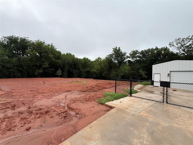 14285 Fox Lair Lane, Edmond, OK 73025