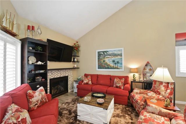 2000 Pacific Coast Hwy 308, Huntington Beach, CA 92648