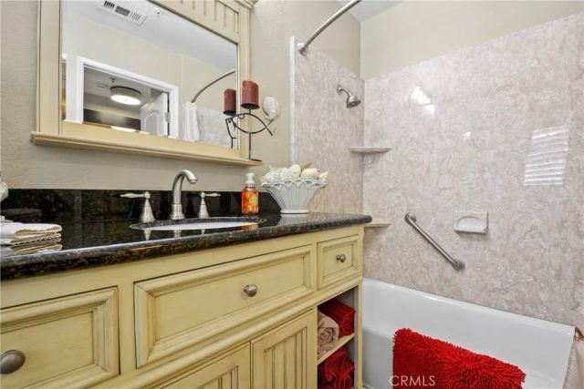 2000 Pacific Coast Hwy 308, Huntington Beach, CA 92648