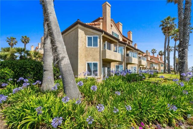 2000 Pacific Coast Hwy 308, Huntington Beach, CA 92648